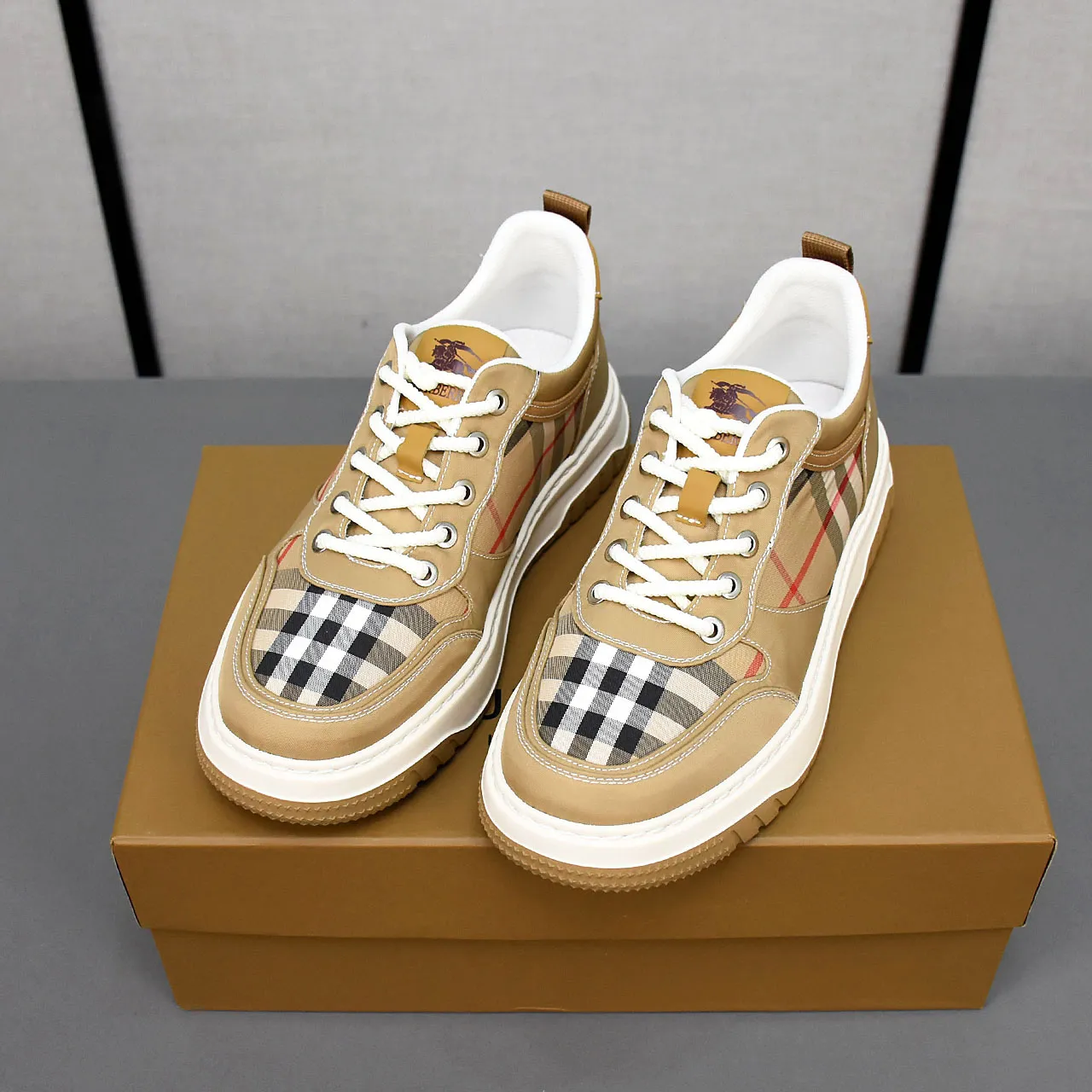 PP420🍹🍹🍹Burberry [Burberry] fashionable lace-up cloth shoes, uppers made of breathable fabric, rubber foam soles, men's size 39-44 (38 customized)